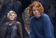Beast – Pascal Renouf (Johnny Flynn) und Moll (Jessie Buckley)