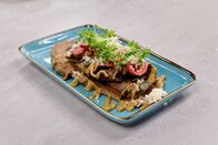 Silvia kocht – Gekochtes Rindfleisch mit Käferbohnencreme, eingelegten roten Zwiebeln und frischem Kren.