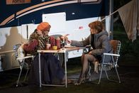 Spreadsheet – Carol (Kerry Armstrong, l.); Lauren (Katherine Parkinson, r.)