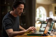 Replicas – William Foster (Keanu Reeves)