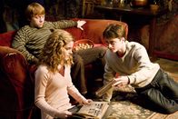 Harry Potter und der Halbblutprinz – L-r: Ron Weasley (Rupert Grint), Hermione Granger (Emma Watson), Harry Potter (Daniel Radcliffe)