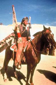 Alamo – Im Jahr 1836 sagt sich die texanische Bevölkerung von Mexiko los und erklärt das Land zur Republik. Als der mexikanische Diktator Santa Anna daraufhin die Erhebung militärisch niederschlagen will, verschanzen sich rund 180 Aufständische in Fort Alamo.