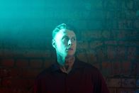 Femme – Preston (George MacKay) erlebt zum Schluss eine böse Überraschung.