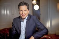 Die Sofa-Richter – Die Sofa-Richter - Das Rechtsmagazin Die â€žSofa-Richterâ€œ diskutieren packende RechtsfÃ¤lle mitten aus dem Leben. Alles auf der heimischen Couch. ARD-Rechtsexperte Frank BrÃ¤utigam (Bild) schaut mit und erklÃ¤rt die Rechtslage. Auch er ist gespannt, was â€žim Namen des Volkesâ€œ zur Sprache kommt.