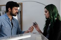 The Gifted – Marcos (Sean Teale, l.); Lorna (Emma Dumont, r.)