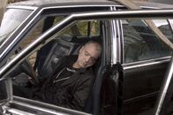 Inspector Barnaby – Drummer Nicky Harding (Michael Angelis), in einem Pool im eigenen Cadillac ertrunken. Hat da jemand nachgeholfen?