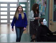 Speechless – (v.l.n.r.) Dylan DiMeo (Kyla Kenedy); Maya DiMeo (Minnie Driver); Ray DiMeo (Mason Cook)