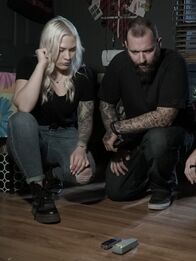 Ghost Loop - Wenn der Spuk niemals endet – L-R: Kris, Califf, and Matt use the Electronic Voice Phenomena to communicate with the ghost