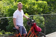 Wunderschön! – Daniel Aßmann genießt das Radfahren im Bergischen Land: Die Sambatrasse auf einer ehemaligen Bahnstrecke hat kaum Steigungen und führt über die Zoobrücke in Wuppertal.