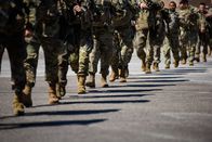Inside NATO – US-amerikanische Soldaten werden am 2. März 2022 nach Deutschland verlegt, um die NATO-Verbündeten zu unterstützen und russische Aggressionen abzuschrecken.