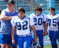 Modern Family – Vorne, v.li.: Cameron Tucker (Eric Stonestreet), Manny Delgado (Rico Rodriguez).