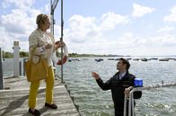 WaPo Bodensee – Mechthild Fehrenbach (Diana Körner, l.) hat mit ihrem Untermieter Jakob Frings (Max König, r.) ein Hühnchen zu rupfen.
