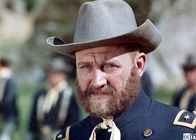Ulzana – Captain Burton (Rolf Hoppe)
