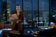 Lucifer – Als Chloe (Lauren German) bemerkt, wie viel Zeit Lucifer und Ella zusammen verbringen, wird sie misstrauisch und will der Ursache für die plötzliche Vertrautheit auf den Grund gehen ...