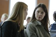 Homeland – Carrie Mathison (Claire Danes, l.); Jenna Bragg (Andrea Deck, r.)