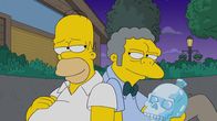 Die Simpsons – Homer (l.); Moe (r.)