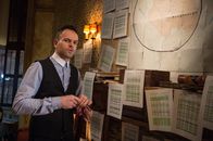 Elementary – Ein neuer Mordfall beschäftigt Holmes (Jonny Lee Miller) ...