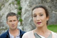 SOKO Kitzbühel – Timothy Peach (Alex Sikora), Konstanze Breitebner (Nicole Wohlschlager).