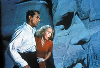 Der unsichtbare Dritte – L-R: Roger Thornhill (Cary Grant), Eve Kendall (Eva Marie Saint)