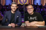 Wer weiß denn sowas? – moderator Ingo Zamperoni (l.).