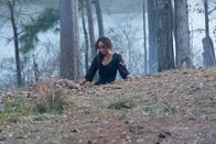 Salem – Noch kann sich Tituba (Ashley Madekwe) nicht sicher sein, ob sie mit dem Versuch, Mary zurück ins Leben zu holen, wirklich eine gute Entscheidung getroffen hat ...