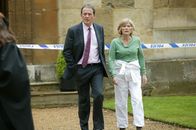 Lewis – DI Robert Lewis (Kevin Whately) und seine Lebensgefährtin Dr. Laura Hobson (Clare Holman) wurden an einen neuen Tatort gerufen.
