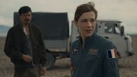 Infiniti – Alle Beweise deuten in eine Richtung: Die Crew der ISS ist tot. Für Isaak (Daniyar Alshinov) scheint die Sache klar. Doch etwas sagt Anna (Céline Sallette), dass er sich irrt.