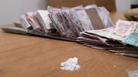Drug Wars – In kaum einem Land der Welt wird so viel Kokain konsumiert wie in Großbritannien. Großhändler und Straßendealer sind gut im Geschäft und versorgen Kunden aus allen Gesellschaftsschichten mit dem weißen Pulver.