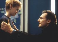 Tatsächlich ... Liebe – Zwei Verbündete: Thomas Sangster als Sam, Liam Neeson als Daniel