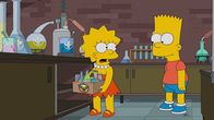 Die Simpsons – Als Lisa (l.) vermutet, dass irgendwas mit den neuen Süßigkeiten von Krusty nicht stimmt, ermittelt sie gemeinsam mit ihrem Bruder Bart (r.). Eine gefährliche Mission beginnt ...