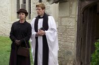 Grantchester – Sidney Chambers (James Norton, re.)