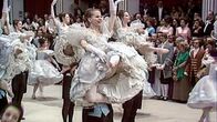 ORF III Themenmontag: Opernball-Rückschau: Das Fest von 1973 – Eröffnungstanz Opernball 1973.