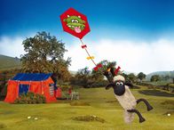 Shaun das Schaf – Shaun hebt mit dem Drachen ab.