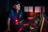 Bob Ballard: Das Leben eines Entdeckers – Bob Ballard sendet von seinem Schiff Nautilus rund um die Uhr Unterwasserbilder.