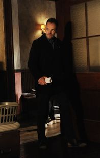 Elementary – Bei den Ermittlungen um Moriarty, fällt Holmes (Jonny Lee Miller) ein Detail auf, das alles in Frage stellt ...