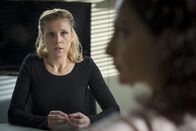 Der letzte Bulle – On left: Stefanie Averdunk (Franziska Weisz)