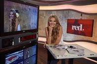 red. – Moderatorin Viviane Geppert präsentiert ...
