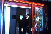 Double Team – Der Geheimagent Jack Quinn (Jean-Claude Van Damme, l.) und der Waffendealer Yaz (Dennis Rodman, r.) kämpfen gemeinsam für Gerechtigkeit.