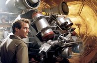 Die Reise ins Ich – Für ein Experiment eines profithungrigen Unternehmens soll Tuck (Dennis Quaid) in einem U-Boot auf mikroskopische Größe geschrumpft werden.