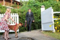 Death in Paradise – Georgie Westcott (Fiona Glascott) und DI Richard Poole (Ben Miller).