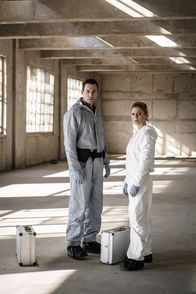 Silent Witness – Dr. Jack Hodgson (David Caves, l.); Dr. Nikki Alexander (Emilia Fox, r.)