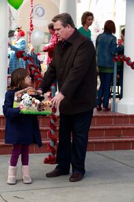 Modern Family – L-R: Lily Tucker-Pritchett (Aubrey Anderson-Emmons), Cameron Tucker (Eric Stonestreet)