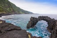 Traumorte – Bizarre Lavaklippen – die neun Inseln der Azoren sind vulkanischen Ursprungs.
