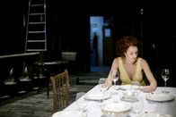 Box – Cristina (Hilda Péter) spielt im Leben wie auf der Bühne eine unsichere Rolle.