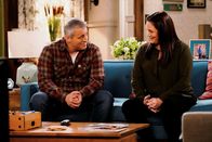 Man with a Plan – Man with a Plan Staffel 3 - Folge 13 (56) Interventionen Adam überzeugt seine Frau Andi von seiner Idee: Matt LeBlanc als Adam, Liza Snyder als Andi.
