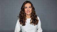Aktuelle Stunde – Moderatorin Mona Ameziane