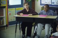 Malcolm mittendrin – Gespannt folgen Malcolm (Frankie Muniz, l.) und Stevie (Craig Lamar Traylor, r.) dem Unterricht ...
