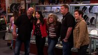 iCarly – L-R: Rick Harrison (Rick Harrison), Carly Shay (Miranda Cosgrove), Sam Puckett (Jennette McCurdy), Corey Harrison (Corey Harrison), Freddie Benson (Nathan Kress)