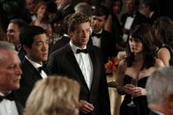 The Mentalist – Versuchen einen neuen Fall zu lösen: Kimball (Tim Kang, l.), Patrick (Simon Baker, M.) und Teresa (Robin Tunney, r.) ...