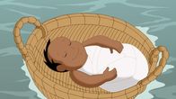 Chi Rho - Das Geheimnis – Ein Baby treibt in einem Korb den Fluss entlang.